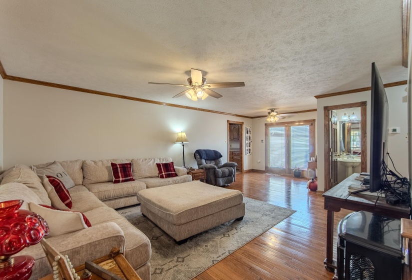 1075 HIGHWAY 203 HWY, Savannah, Tennessee 38372, 5 Bedrooms Bedrooms, 12 Rooms Rooms,3.2 BathroomsBathrooms,Residential,For Sale,HIGHWAY 203,10208292