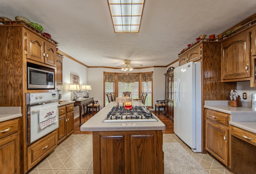 1075 HIGHWAY 203 HWY, Savannah, Tennessee 38372, 5 Bedrooms Bedrooms, 12 Rooms Rooms,3.2 BathroomsBathrooms,Residential,For Sale,HIGHWAY 203,10208292