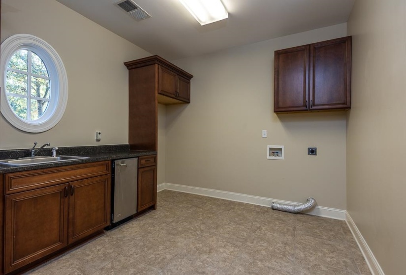20 SURREY LOOP CIR, Byhalia, Mississippi 38611, 5 Bedrooms Bedrooms, 16 Rooms Rooms,3.1 BathroomsBathrooms,Residential,For Sale,SURREY LOOP,10208300
