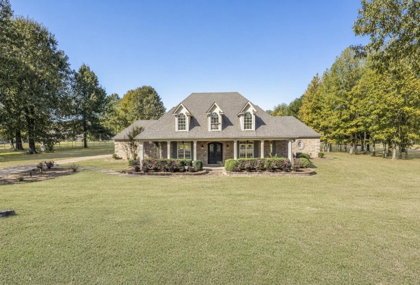20 SURREY LOOP CIR, Byhalia, Mississippi 38611, 5 Bedrooms Bedrooms, 16 Rooms Rooms,3.1 BathroomsBathrooms,Residential,For Sale,SURREY LOOP,10208300