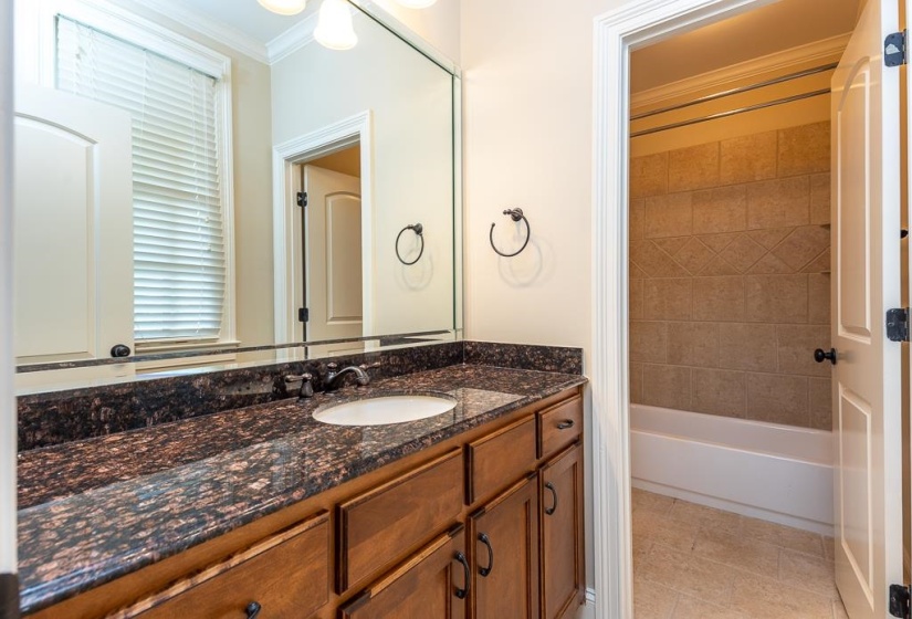 20 SURREY LOOP CIR, Byhalia, Mississippi 38611, 5 Bedrooms Bedrooms, 16 Rooms Rooms,3.1 BathroomsBathrooms,Residential,For Sale,SURREY LOOP,10208300