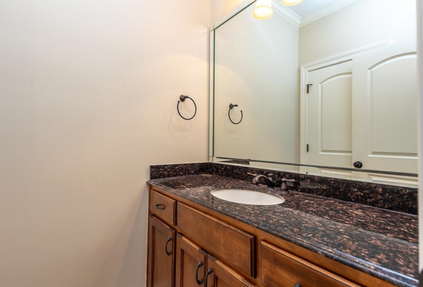 20 SURREY LOOP CIR, Byhalia, Mississippi 38611, 5 Bedrooms Bedrooms, 16 Rooms Rooms,3.1 BathroomsBathrooms,Residential,For Sale,SURREY LOOP,10208300