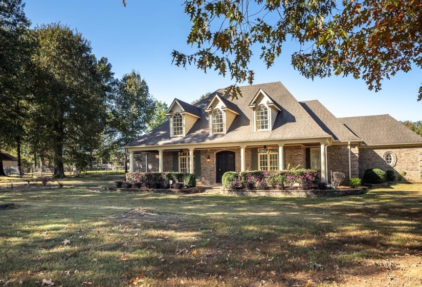 20 SURREY LOOP CIR, Byhalia, Mississippi 38611, 5 Bedrooms Bedrooms, 16 Rooms Rooms,3.1 BathroomsBathrooms,Residential,For Sale,SURREY LOOP,10208300