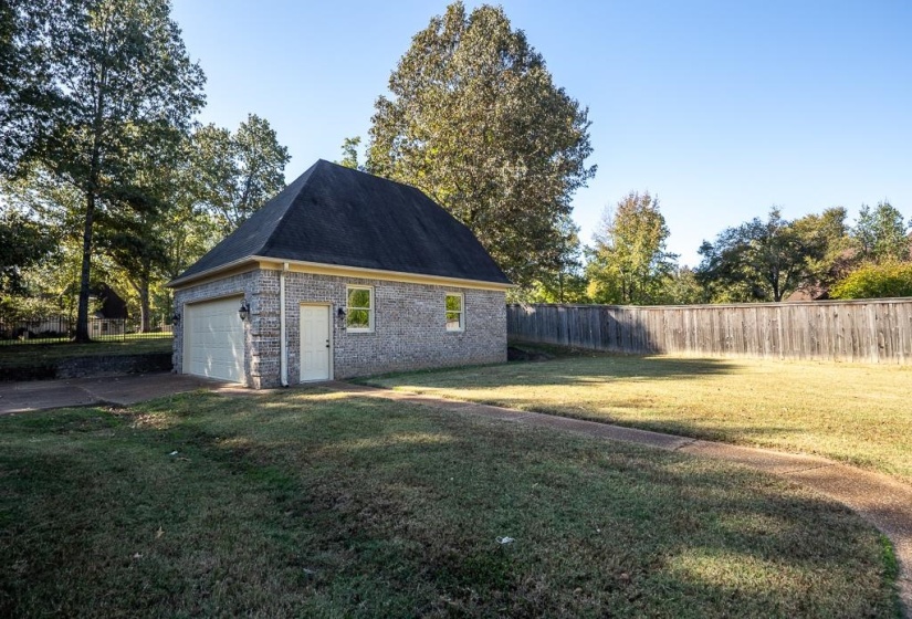 20 SURREY LOOP CIR, Byhalia, Mississippi 38611, 5 Bedrooms Bedrooms, 16 Rooms Rooms,3.1 BathroomsBathrooms,Residential,For Sale,SURREY LOOP,10208300