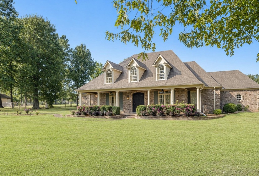 20 SURREY LOOP CIR, Byhalia, Mississippi 38611, 5 Bedrooms Bedrooms, 16 Rooms Rooms,3.1 BathroomsBathrooms,Residential,For Sale,SURREY LOOP,10208300