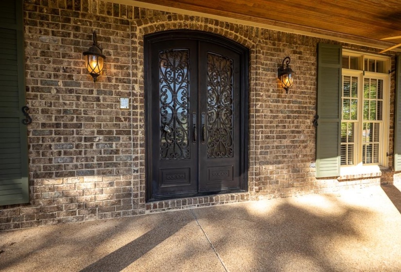 20 SURREY LOOP CIR, Byhalia, Mississippi 38611, 5 Bedrooms Bedrooms, 16 Rooms Rooms,3.1 BathroomsBathrooms,Residential,For Sale,SURREY LOOP,10208300