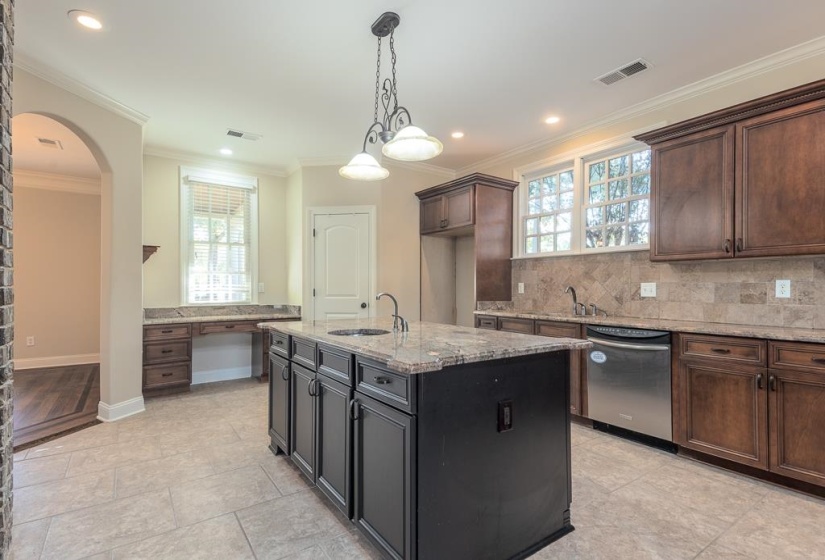 20 SURREY LOOP CIR, Byhalia, Mississippi 38611, 5 Bedrooms Bedrooms, 16 Rooms Rooms,3.1 BathroomsBathrooms,Residential,For Sale,SURREY LOOP,10208300