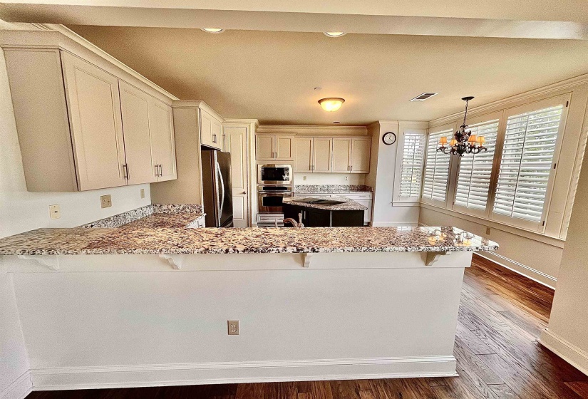 591 LEXINGTON CLUB CT, Memphis, Tennessee 38117, 2 Bedroom Bedrooms, 7 Room Rooms,2 BathroomBathrooms,Residential,For Sale,LEXINGTON CLUB,0,10208317