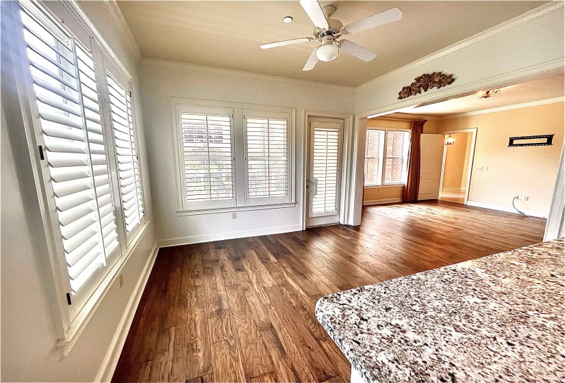 591 LEXINGTON CLUB CT, Memphis, Tennessee 38117, 2 Bedroom Bedrooms, 7 Room Rooms,2 BathroomBathrooms,Residential,For Sale,LEXINGTON CLUB,0,10208317