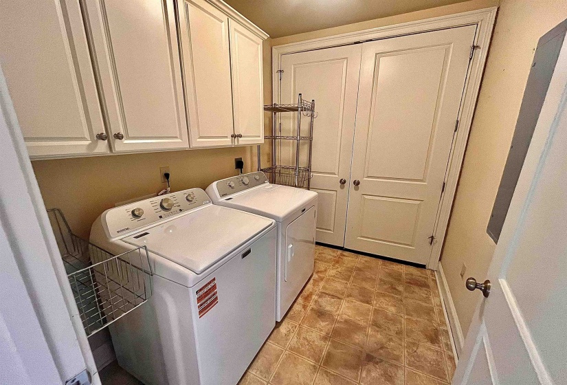 591 LEXINGTON CLUB CT, Memphis, Tennessee 38117, 2 Bedroom Bedrooms, 7 Room Rooms,2 BathroomBathrooms,Residential,For Sale,LEXINGTON CLUB,0,10208317