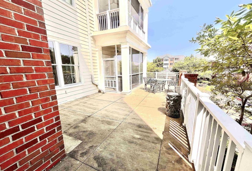 591 LEXINGTON CLUB CT, Memphis, Tennessee 38117, 2 Bedroom Bedrooms, 7 Room Rooms,2 BathroomBathrooms,Residential,For Sale,LEXINGTON CLUB,0,10208317