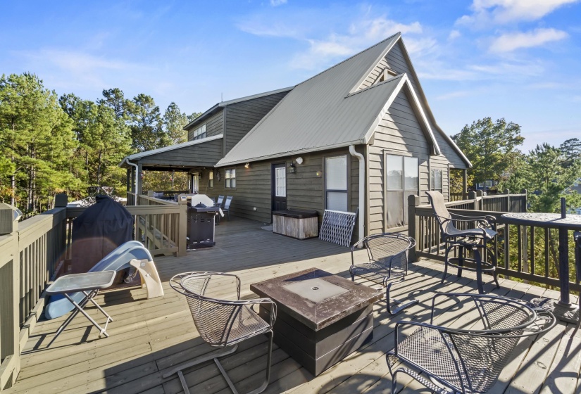 15 MARINA POINT CIR, Iuka, Mississippi 38852, 4 Bedrooms Bedrooms, 11 Rooms Rooms,3 BathroomsBathrooms,Residential,For Sale,MARINA POINT,10208355