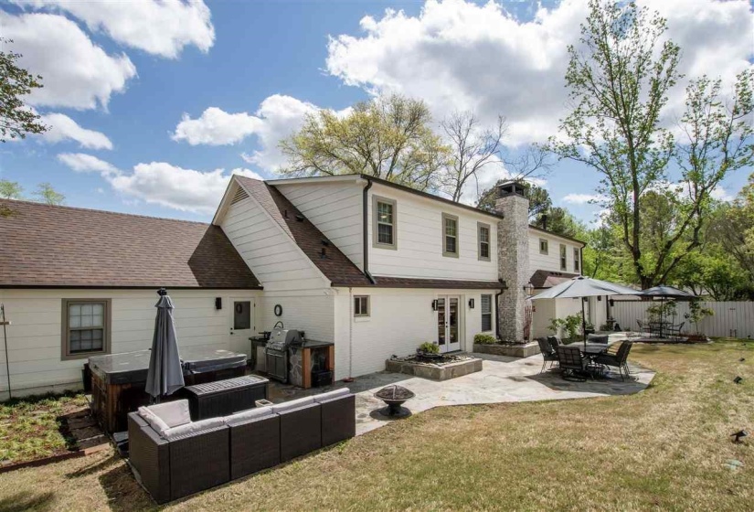 1911 BRIERBROOK RD, Germantown, Tennessee 38138, 4 Bedrooms Bedrooms, 9 Rooms Rooms,4 BathroomsBathrooms,Residential,For Sale,BRIERBROOK,10208408