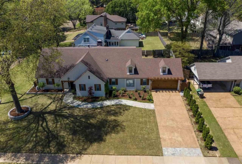 1911 BRIERBROOK RD, Germantown, Tennessee 38138, 4 Bedrooms Bedrooms, 9 Rooms Rooms,4 BathroomsBathrooms,Residential,For Sale,BRIERBROOK,10208408