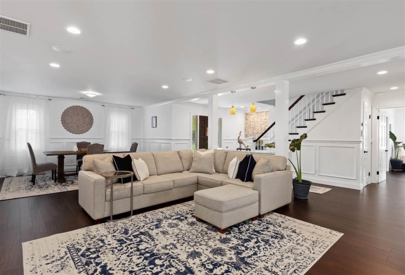 1911 BRIERBROOK RD, Germantown, Tennessee 38138, 4 Bedrooms Bedrooms, 9 Rooms Rooms,4 BathroomsBathrooms,Residential,For Sale,BRIERBROOK,10208408