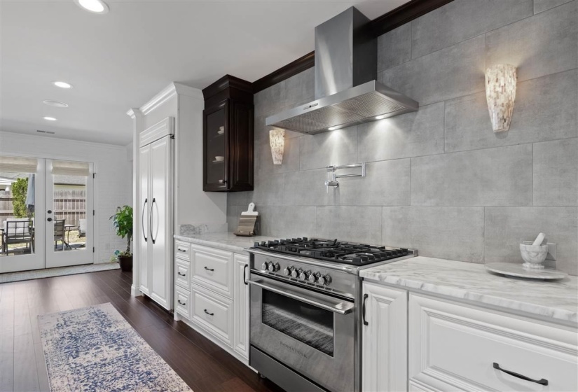 1911 BRIERBROOK RD, Germantown, Tennessee 38138, 4 Bedrooms Bedrooms, 9 Rooms Rooms,4 BathroomsBathrooms,Residential,For Sale,BRIERBROOK,10208408