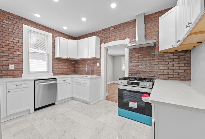 96 EVERGREEN ST, Memphis, Tennessee 38104, 4 Bedrooms Bedrooms, 6 Rooms Rooms,2 BathroomsBathrooms,Residential,For Sale,EVERGREEN,10208428