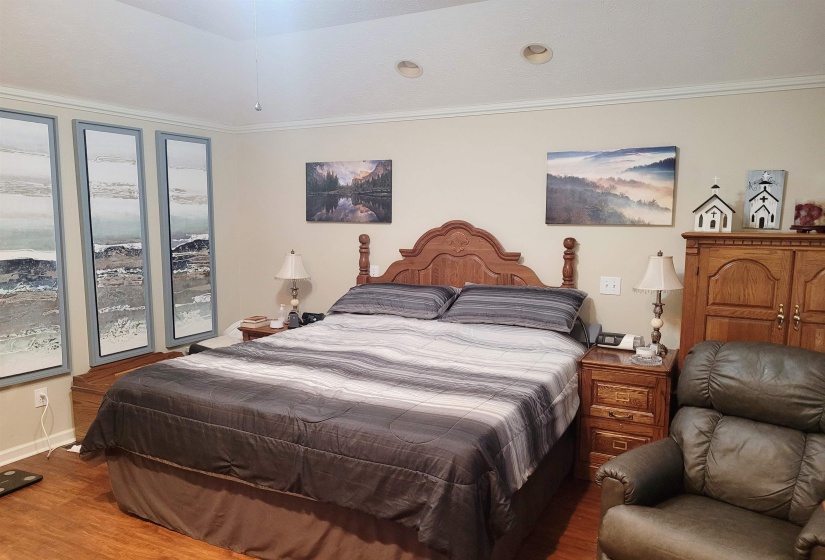 485 ROBIN HOOD LOOP, Savannah, Tennessee 38372-7510, 4 Bedrooms Bedrooms, 11 Rooms Rooms,4 BathroomsBathrooms,Residential,For Sale,ROBIN HOOD,10208535