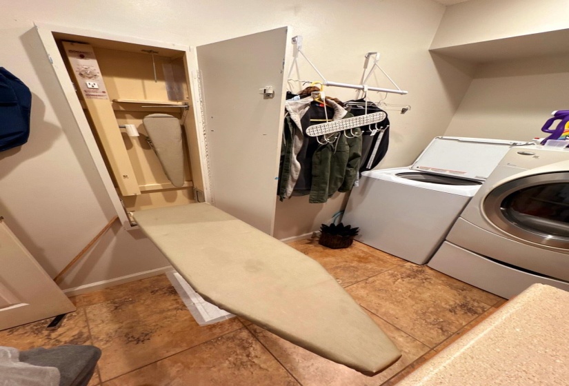 485 ROBIN HOOD LOOP, Savannah, Tennessee 38372-7510, 4 Bedrooms Bedrooms, 11 Rooms Rooms,4 BathroomsBathrooms,Residential,For Sale,ROBIN HOOD,10208535
