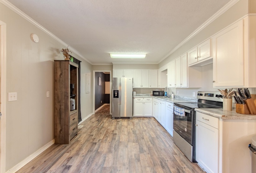 41 BARTLEY DR, Savannah, Tennessee 38372, 3 Bedrooms Bedrooms, 7 Rooms Rooms,2 BathroomsBathrooms,Residential,For Sale,BARTLEY,10208559