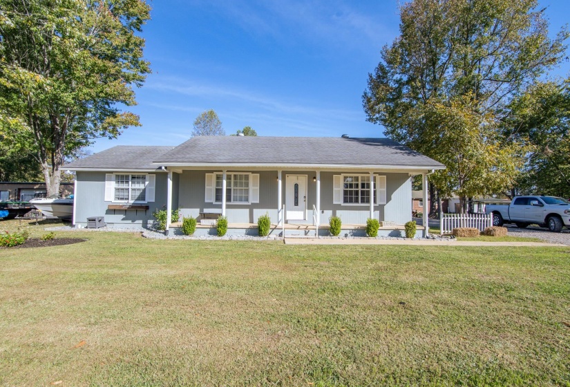 41 BARTLEY DR, Savannah, Tennessee 38372, 3 Bedrooms Bedrooms, 7 Rooms Rooms,2 BathroomsBathrooms,Residential,For Sale,BARTLEY,10208559