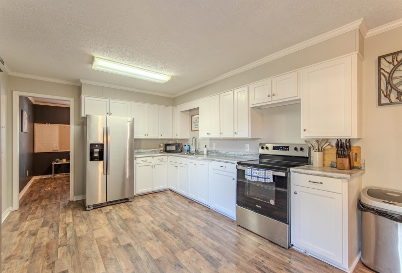 41 BARTLEY DR, Savannah, Tennessee 38372, 3 Bedrooms Bedrooms, 7 Rooms Rooms,2 BathroomsBathrooms,Residential,For Sale,BARTLEY,10208559
