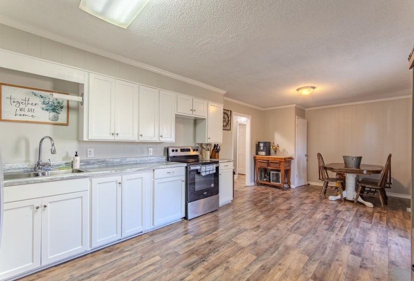 41 BARTLEY DR, Savannah, Tennessee 38372, 3 Bedrooms Bedrooms, 7 Rooms Rooms,2 BathroomsBathrooms,Residential,For Sale,BARTLEY,10208559