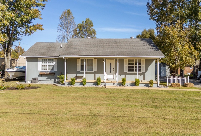 41 BARTLEY DR, Savannah, Tennessee 38372, 3 Bedrooms Bedrooms, 7 Rooms Rooms,2 BathroomsBathrooms,Residential,For Sale,BARTLEY,10208559
