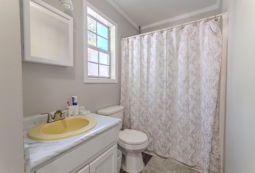 41 BARTLEY DR, Savannah, Tennessee 38372, 3 Bedrooms Bedrooms, 7 Rooms Rooms,2 BathroomsBathrooms,Residential,For Sale,BARTLEY,10208559