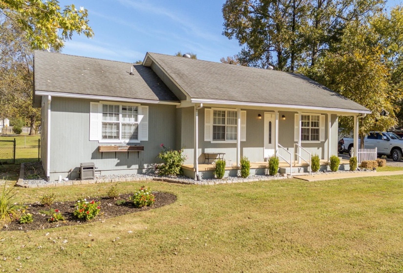 41 BARTLEY DR, Savannah, Tennessee 38372, 3 Bedrooms Bedrooms, 7 Rooms Rooms,2 BathroomsBathrooms,Residential,For Sale,BARTLEY,10208559
