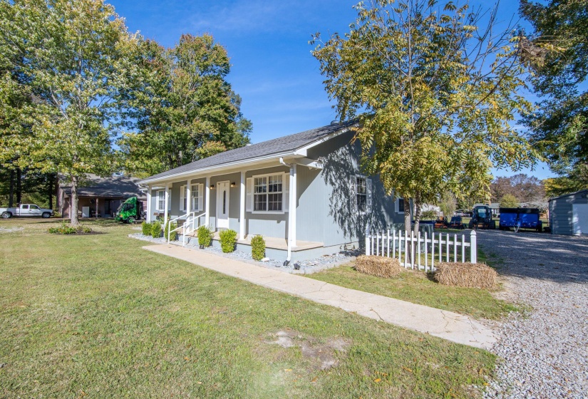 41 BARTLEY DR, Savannah, Tennessee 38372, 3 Bedrooms Bedrooms, 7 Rooms Rooms,2 BathroomsBathrooms,Residential,For Sale,BARTLEY,10208559