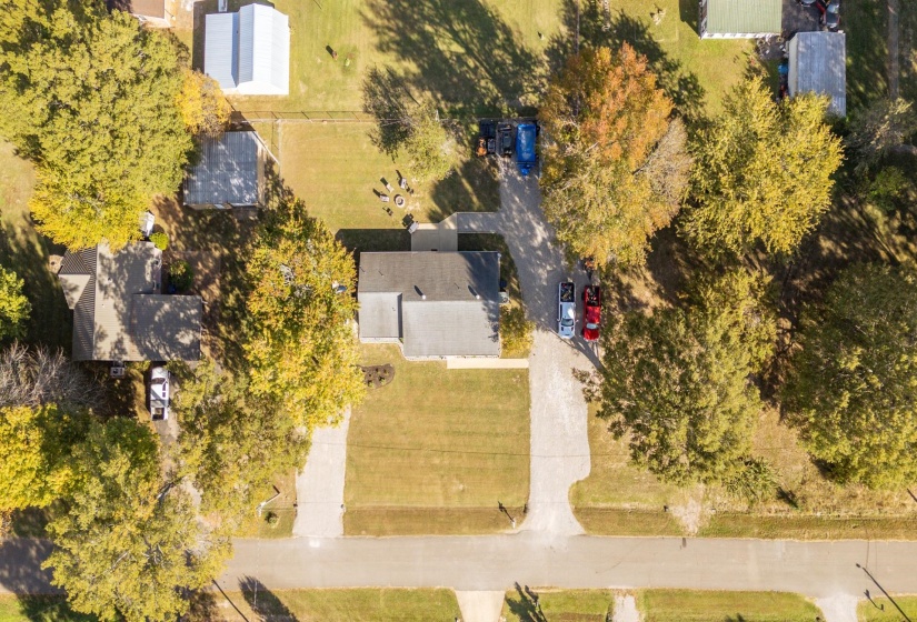 41 BARTLEY DR, Savannah, Tennessee 38372, 3 Bedrooms Bedrooms, 7 Rooms Rooms,2 BathroomsBathrooms,Residential,For Sale,BARTLEY,10208559