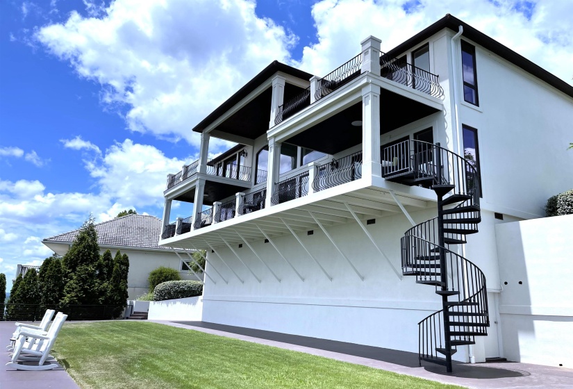 Large storage area under patio...