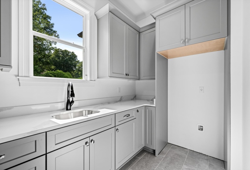 3649 SILVER LAUREL DR, Germantown, Tennessee 38138, 4 Bedroom Bedrooms, 11 Room Rooms,4.1 BathroomBathrooms,Residential,For Sale,SILVER LAUREL,0,10208364
