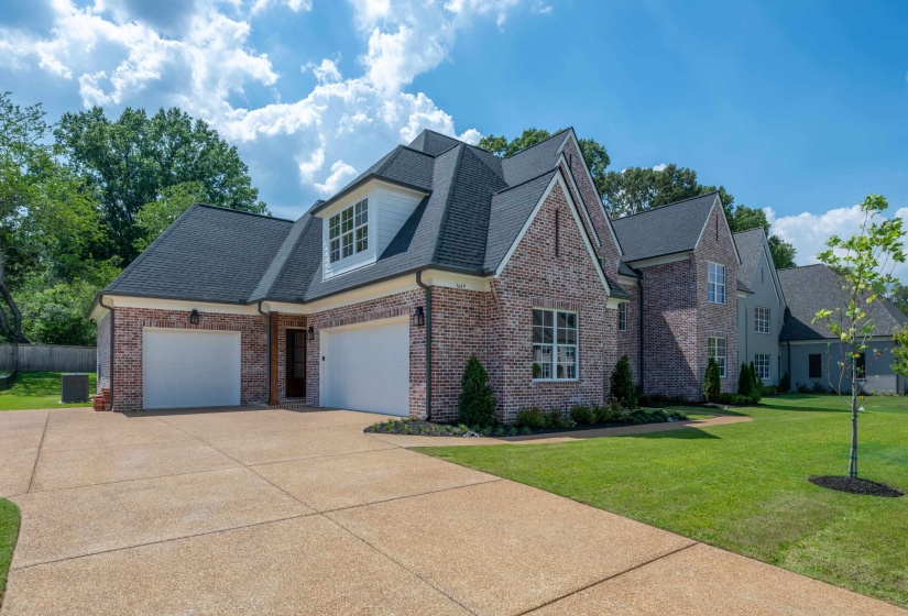 3649 SILVER LAUREL DR, Germantown, Tennessee 38138, 4 Bedroom Bedrooms, 11 Room Rooms,4.1 BathroomBathrooms,Residential,For Sale,SILVER LAUREL,0,10208364