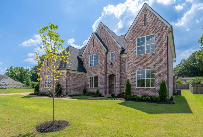 3649 SILVER LAUREL DR, Germantown, Tennessee 38138, 4 Bedroom Bedrooms, 11 Room Rooms,4.1 BathroomBathrooms,Residential,For Sale,SILVER LAUREL,0,10208364