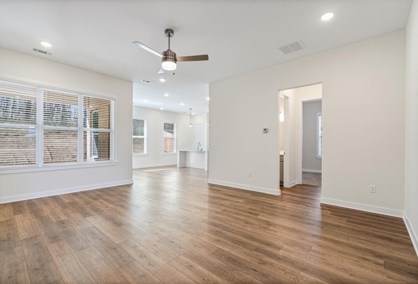 125 LIVE OAK CV, Oakland, Tennessee 38060, 5 Bedroom Bedrooms, 12 Room Rooms,2.1 BathroomBathrooms,Residential,For Sale,LIVE OAK,0,10208643