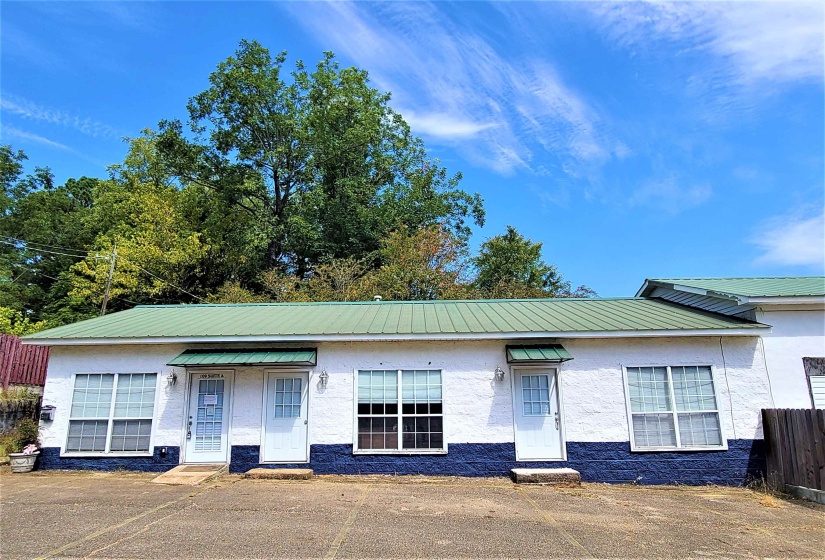 109 EAST QUITMAN ST, Iuka, Mississippi 38852, 4 Bedrooms Bedrooms, 10 Rooms Rooms,2 BathroomsBathrooms,Residential,For Sale,EAST QUITMAN,10208712