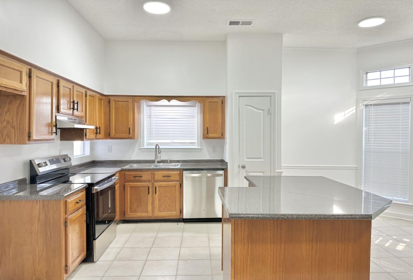 5445 PINE OAK LN, Bartlett, Tennessee 38135, 3 Bedrooms Bedrooms, 7 Rooms Rooms,2.1 BathroomsBathrooms,Residential,For Sale,PINE OAK,10208741