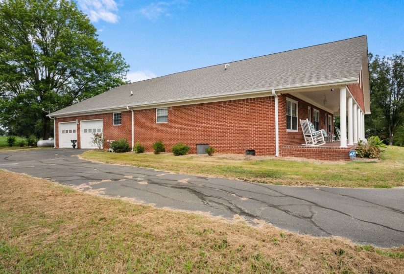 9691 HARDIN GRAVEYARD RD, Morris Chapel, Tennessee 38361, 4 Bedrooms Bedrooms, 12 Rooms Rooms,3.1 BathroomsBathrooms,Residential,For Sale,HARDIN GRAVEYARD,10208804