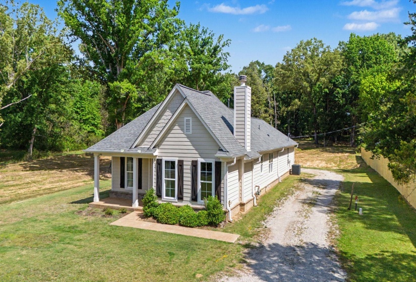 3290 RALEIGH LAGRANGE DR, Unicorp/Rossville, Tennessee 38066, 3 Bedrooms Bedrooms, 7 Rooms Rooms,2 BathroomsBathrooms,Residential,For Sale,RALEIGH LAGRANGE,10208836