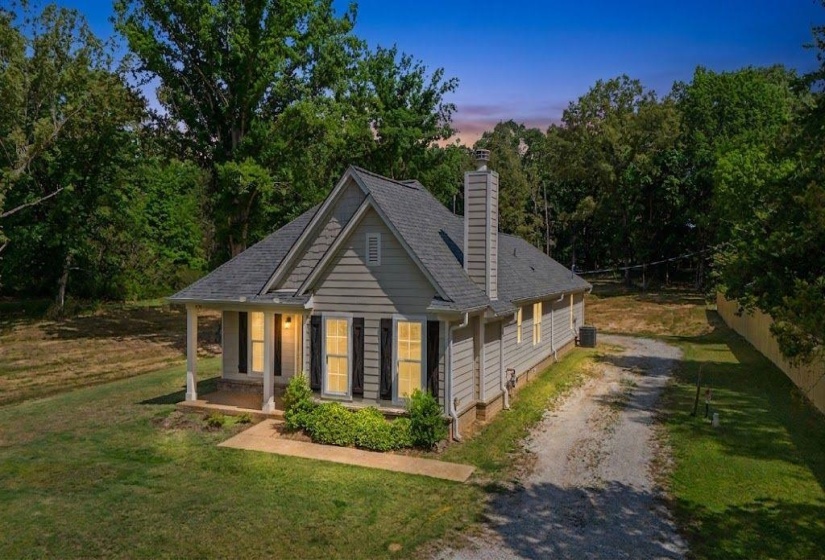 3290 RALEIGH LAGRANGE DR, Unicorp/Rossville, Tennessee 38066, 3 Bedrooms Bedrooms, 7 Rooms Rooms,2 BathroomsBathrooms,Residential,For Sale,RALEIGH LAGRANGE,10208836