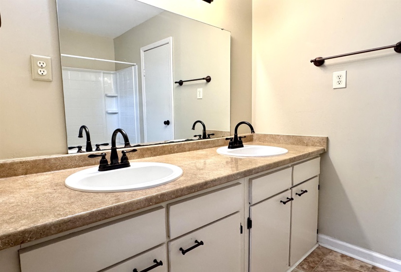 501 GERALD RD, Memphis, Tennessee 38122, 3 Bedrooms Bedrooms, 8 Rooms Rooms,2 BathroomsBathrooms,Residential,For Sale,GERALD,10209135
