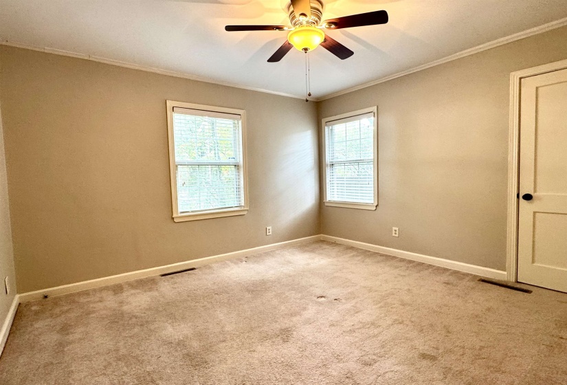 501 GERALD RD, Memphis, Tennessee 38122, 3 Bedrooms Bedrooms, 8 Rooms Rooms,2 BathroomsBathrooms,Residential,For Sale,GERALD,10209135