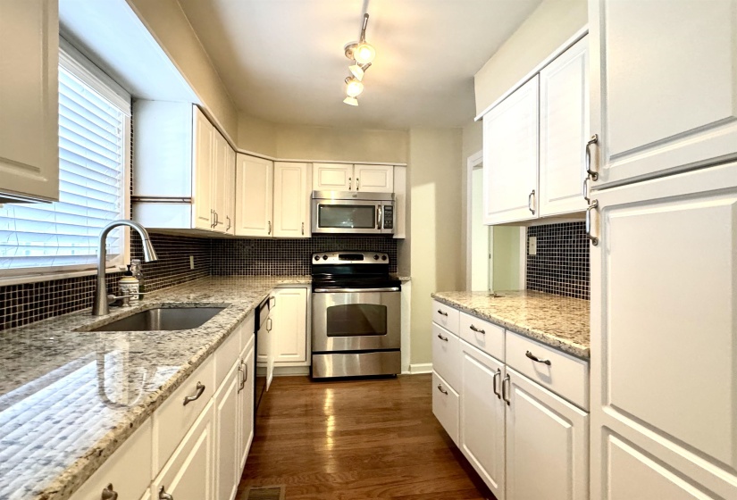 501 GERALD RD, Memphis, Tennessee 38122, 3 Bedrooms Bedrooms, 8 Rooms Rooms,2 BathroomsBathrooms,Residential,For Sale,GERALD,10209135