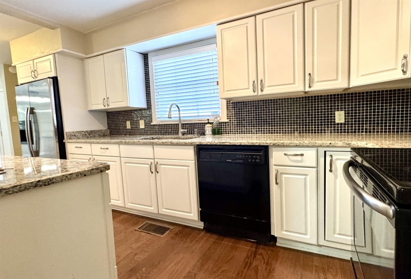 501 GERALD RD, Memphis, Tennessee 38122, 3 Bedrooms Bedrooms, 8 Rooms Rooms,2 BathroomsBathrooms,Residential,For Sale,GERALD,10209135