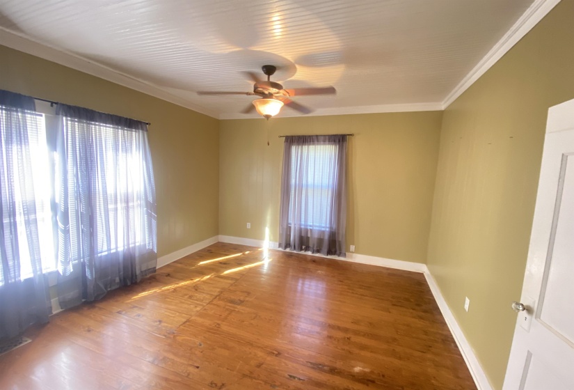 240 OAK ST, Adamsville, Tennessee 38310, 3 Bedrooms Bedrooms, 7 Rooms Rooms,1 BathroomBathrooms,Residential,For Sale,OAK,10209118