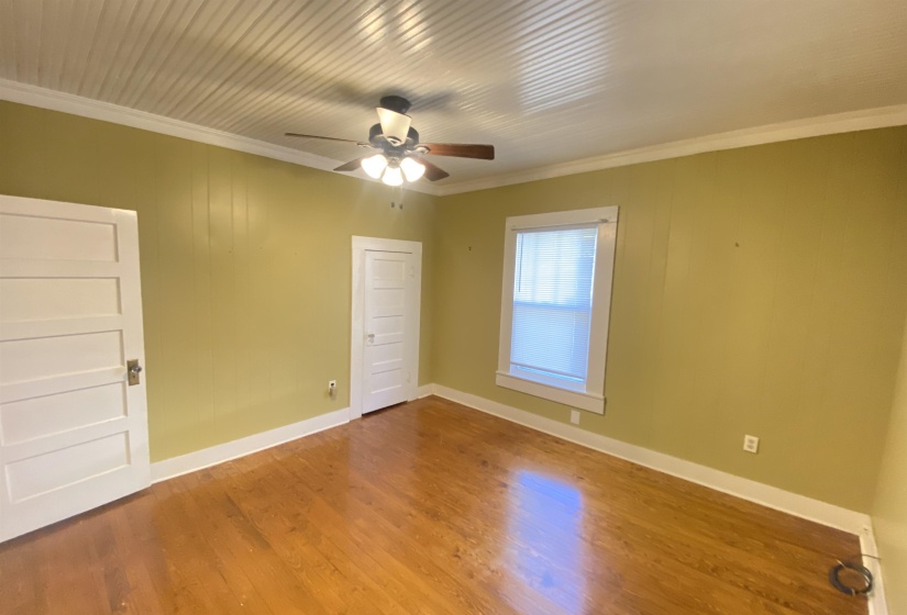 240 OAK ST, Adamsville, Tennessee 38310, 3 Bedrooms Bedrooms, 7 Rooms Rooms,1 BathroomBathrooms,Residential,For Sale,OAK,10209118