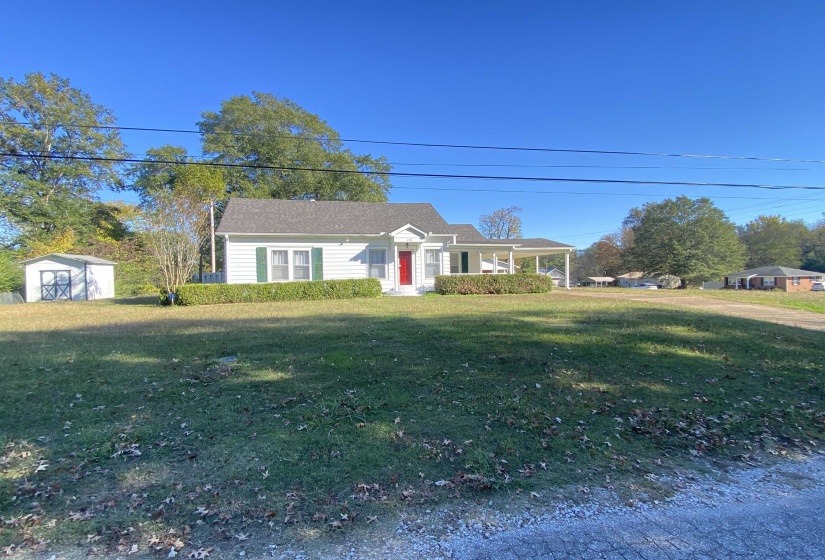 240 OAK ST, Adamsville, Tennessee 38310, 3 Bedrooms Bedrooms, 7 Rooms Rooms,1 BathroomBathrooms,Residential,For Sale,OAK,10209118