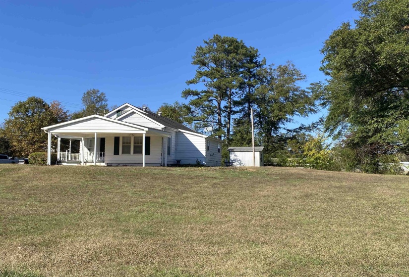 240 OAK ST, Adamsville, Tennessee 38310, 3 Bedrooms Bedrooms, 7 Rooms Rooms,1 BathroomBathrooms,Residential,For Sale,OAK,10209118